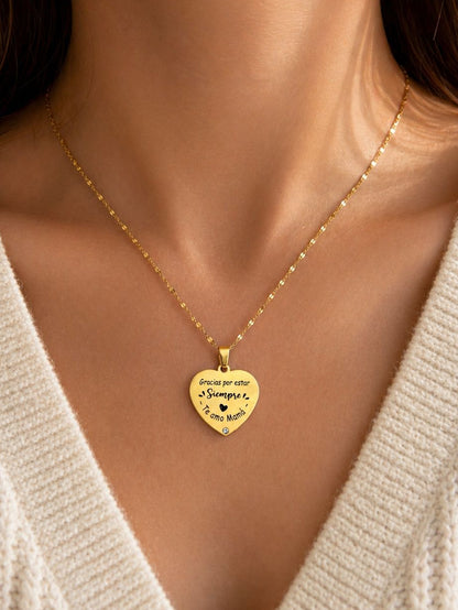 Collar Grabado "Feliz día Mamá"