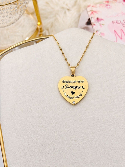 Collar Grabado "Feliz día Mamá"